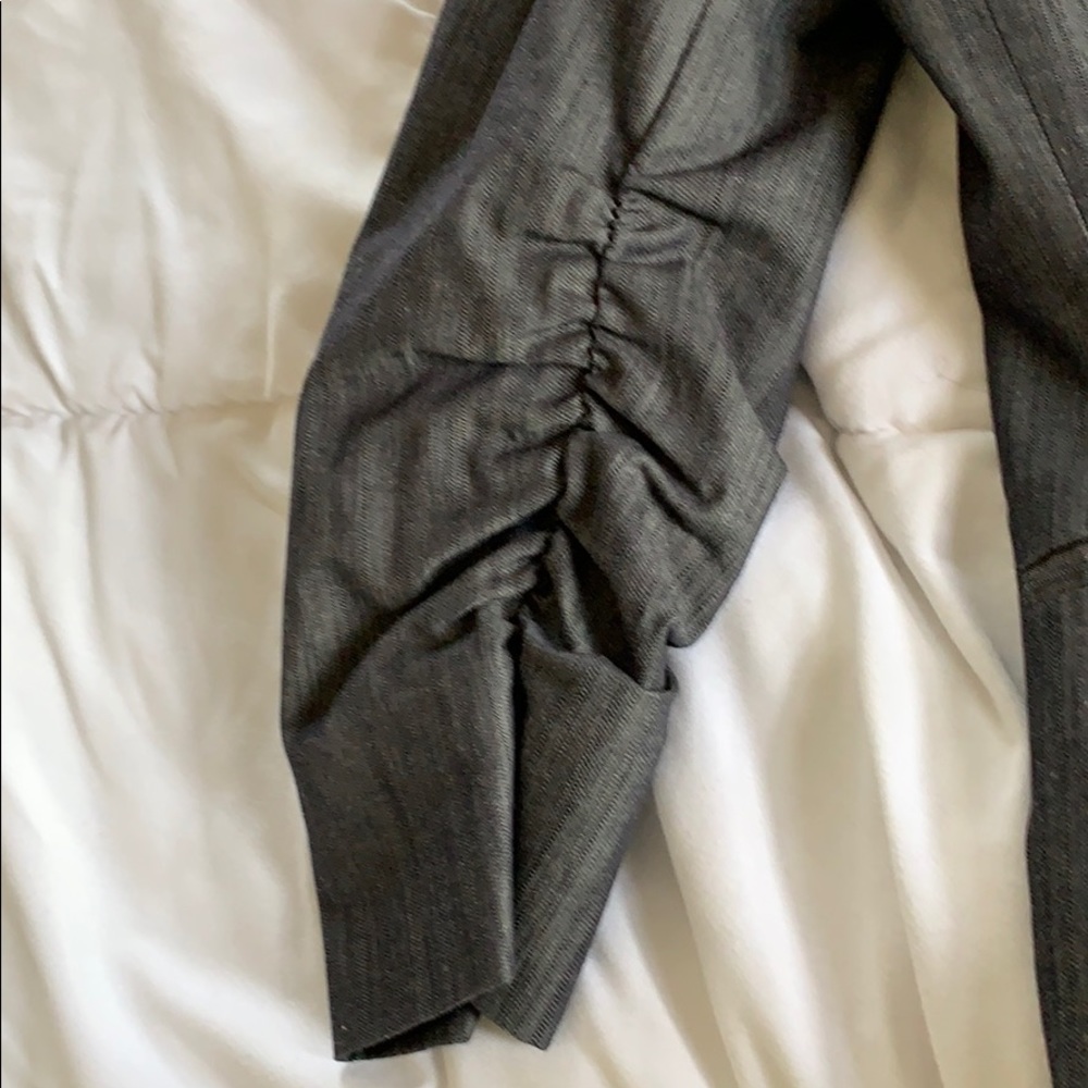 Blazer - Picture 4 of 4